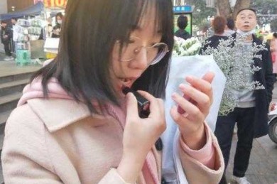 改到头秃？解锁「怎么降重论文」的生存指南：从战战兢兢到胸有成竹