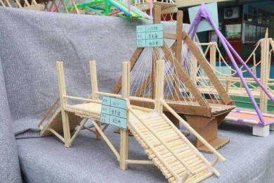 从牙签到结构力学：小型桥梁模型的创新设计与实践
