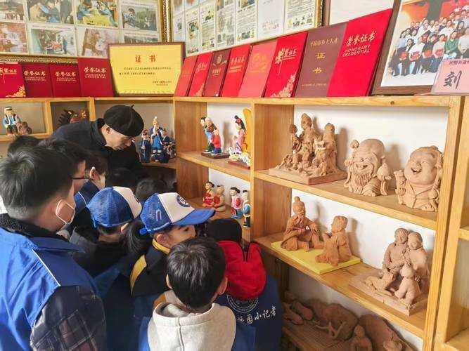 泥塑教学在美育中的实践路径：基于小学生创造力培养的实证研究