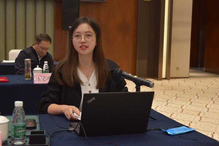 别再挠头了！让我来告诉你“晚宴发型论文怎么写”才能既有学术深度又有实用价值