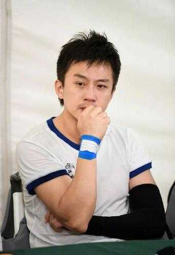 当我们谈论邓超的毕业论文时我们在寻找什么？