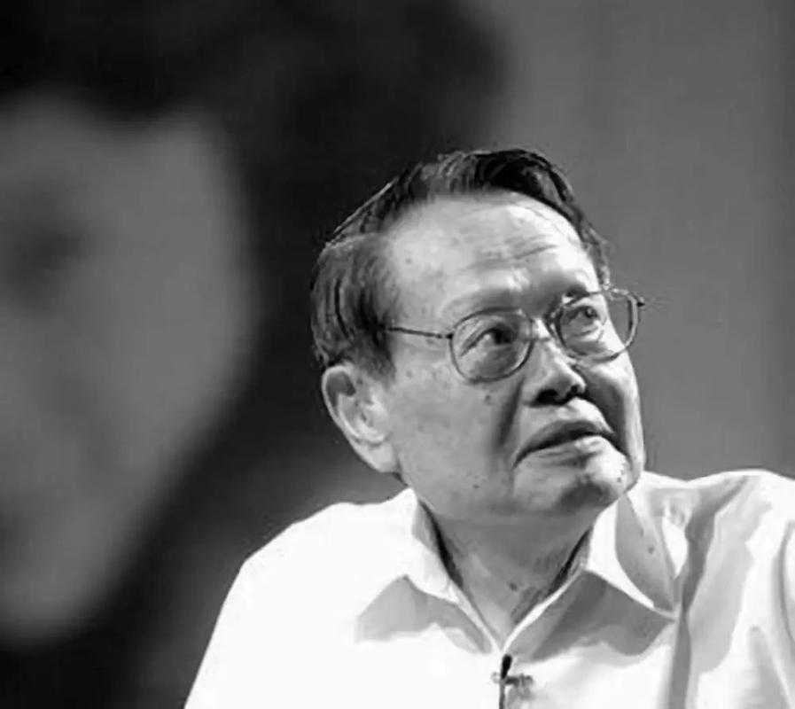 重塑评论的坐标系：当评论文学不再是文本的注脚