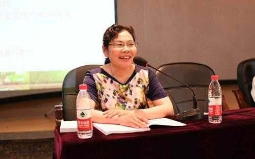 情感表达与学术礼仪：硕士论文指导老师送什么的深度解析