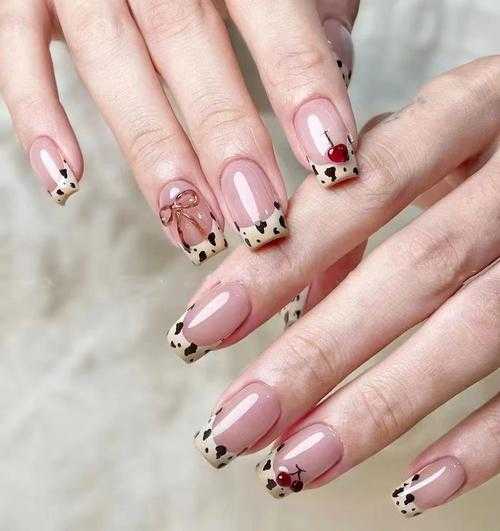 从指尖艺术到学术研究:豹纹美甲论文怎么写才能既有深度又有趣?