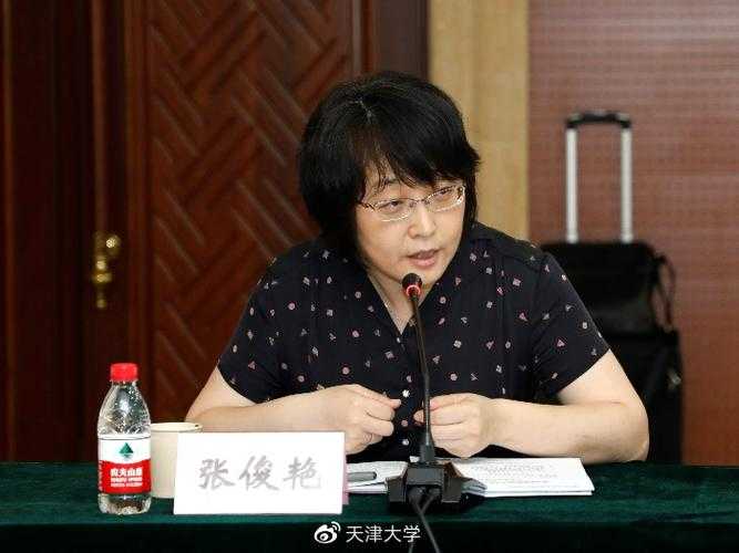 从理论到实践:青年学者如何构建感恩祖国的学术表达体系