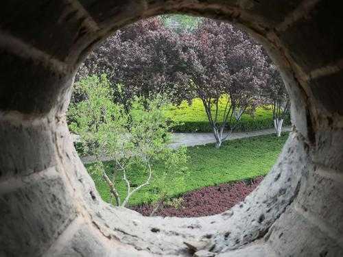 从断壁残垣到学术宝藏:开封城墙断口论文怎么写才能惊艳导师?