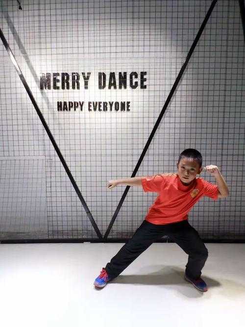 从零开始拆解：街舞文化的论文怎么写才能既有深度又好读？