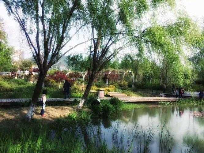 从“不知所云”到“眼前一亮”：日语论文标题怎么改才能让审稿人和读者都心动？